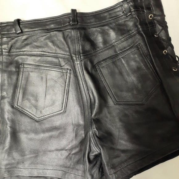 Leather shorts - Picture 2 of 8